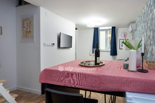 Eladó téglalakás, Budapesten, VI. kerületben 48 M Ft, 2 szobás