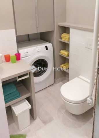 Eladó téglalakás, Budapesten, VI. kerületben 99 M Ft, 4 szobás