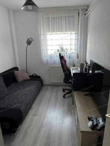 Eladó téglalakás, Siófokon 57 M Ft, 2+1 szobás