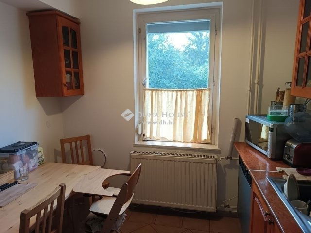 Eladó téglalakás, Budapesten, XII. kerületben 93 M Ft, 2 szobás