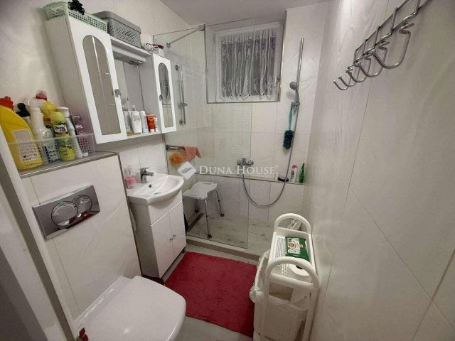 Eladó téglalakás, Székesfehérvárott 53.5 M Ft, 2 szobás