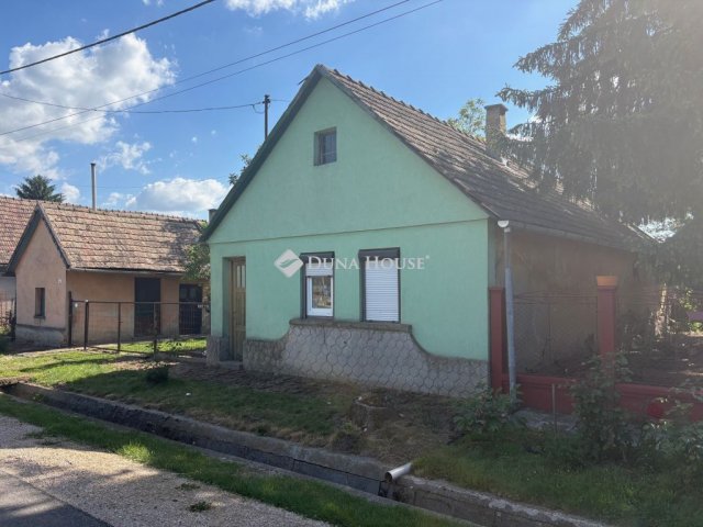 Eladó családi ház, Lajoskomáromban 15.5 M Ft, 2 szobás