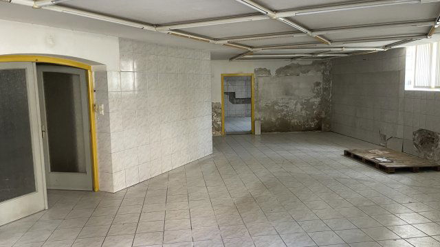 Kiadó üzlethelyiség, XII. kerületben, Böszörményi úton