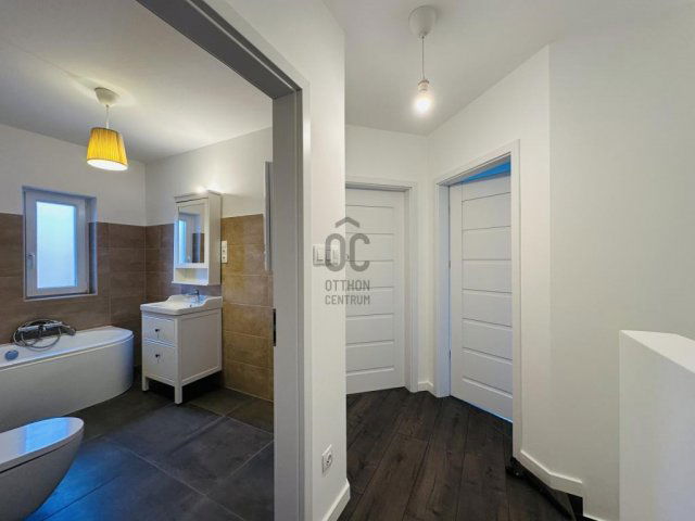 Eladó téglalakás, Dunakeszin 139.9 M Ft, 4 szobás