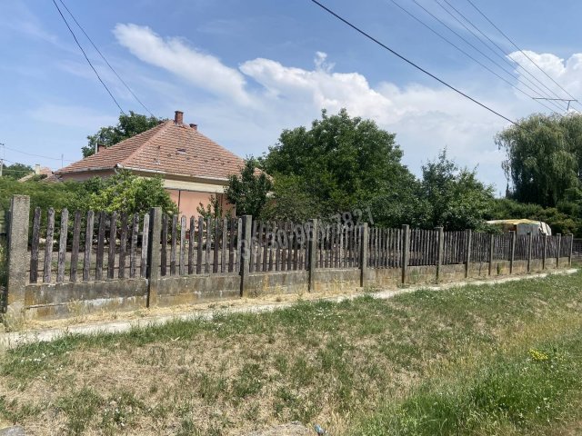 Eladó családi ház, Dobozon 25 M Ft, 2 szobás