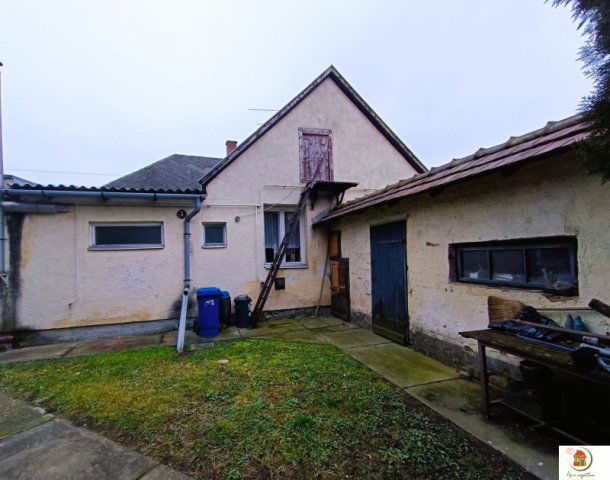 Eladó családi ház, Pilisvörösváron 69.5 M Ft, 2 szobás