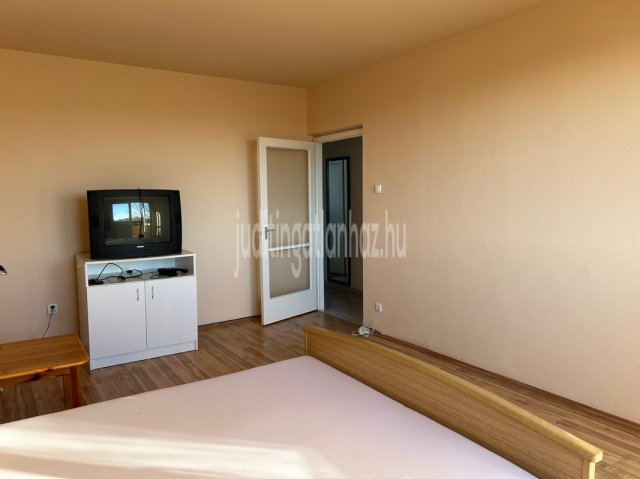 Eladó panellakás, Nyíregyházán 38.5 M Ft, 2 szobás