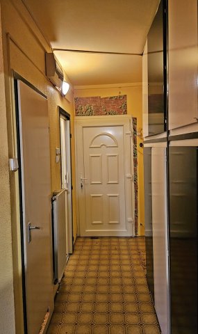 Eladó panellakás, Békéscsabán 24.35 M Ft, 2 szobás