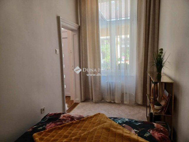 Eladó téglalakás, Budapesten, VII. kerületben 90 M Ft, 2 szobás