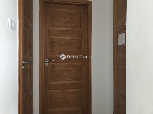 Eladó családi ház, Mohán 89.99 M Ft, 5 szobás