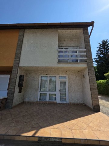 Eladó családi ház, Balatonbogláron 99.9 M Ft, 4 szobás