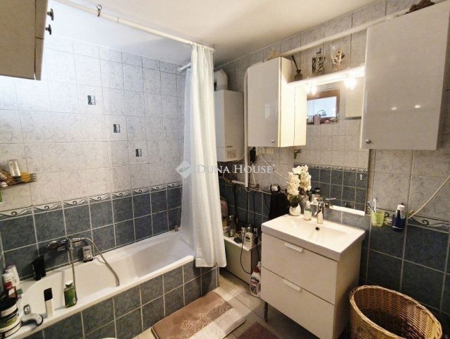 Eladó téglalakás, Budapesten, XV. kerületben 108 M Ft, 4 szobás