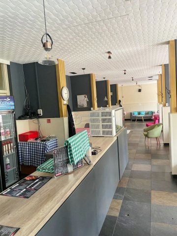 Eladó üzlethelyiség, Szegeden 99 M Ft, 4 szobás