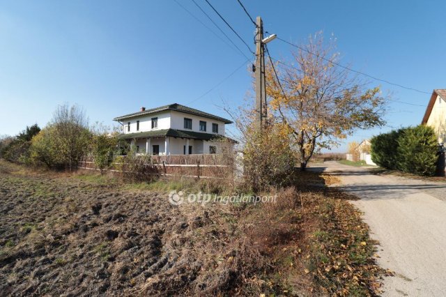 Eladó családi ház, Ráckevén 79.9 M Ft, 6 szobás