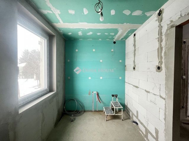 Eladó téglalakás, Ajkán 31.9 M Ft, 2 szobás