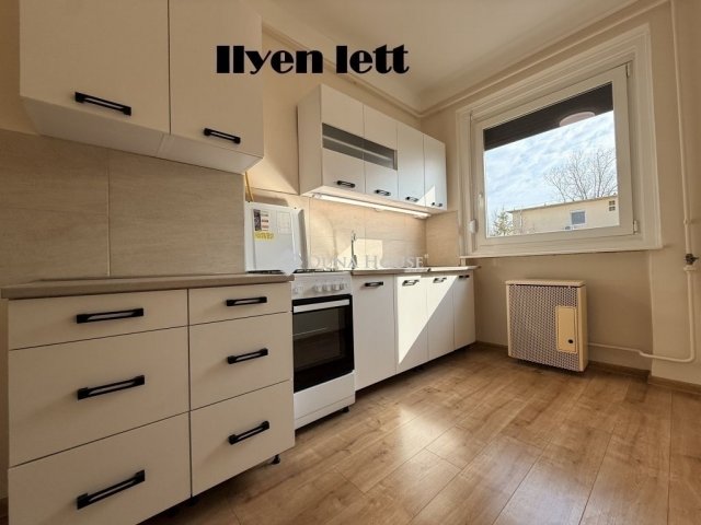 Eladó téglalakás, Kecskeméten 42 M Ft, 3 szobás