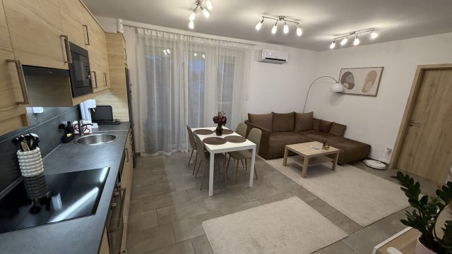 Eladó téglalakás, Győrött 89.9 M Ft, 3 szobás