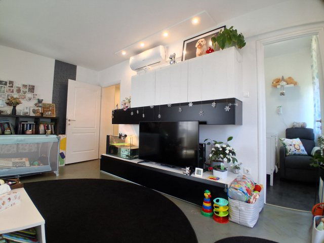 Eladó téglalakás, Kecskeméten 39.99 M Ft, 2 szobás