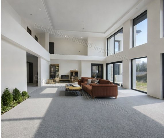 Eladó családi ház, Szadán 189 M Ft, 9 szobás