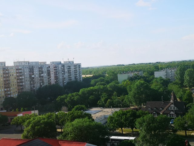 Eladó panellakás, Szolnokon 22.5 M Ft, 1+2 szobás