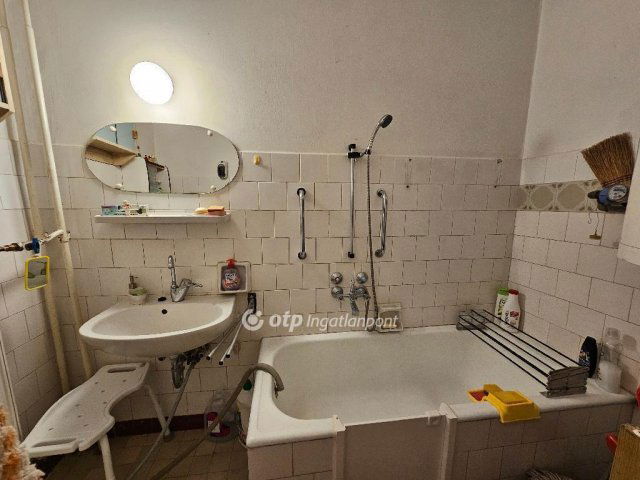 Eladó téglalakás, Balatonfüreden 99 M Ft, 3 szobás