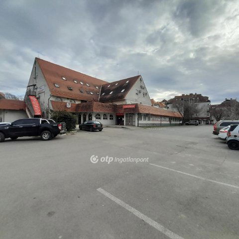 Eladó ipari ingatlan, Szekszárdon 170 M Ft / költözzbe.hu