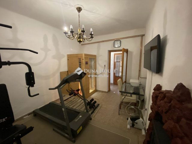 Eladó családi ház, Balatonkenesén 89.9 M Ft, 3 szobás