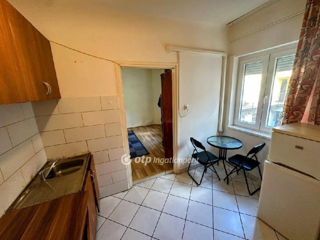 Eladó téglalakás, Budapesten, VIII. kerületben 41 M Ft, 1 szobás