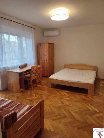 Kiadó téglalakás, albérlet, Pécsett 230 E Ft / hó, 3 szobás