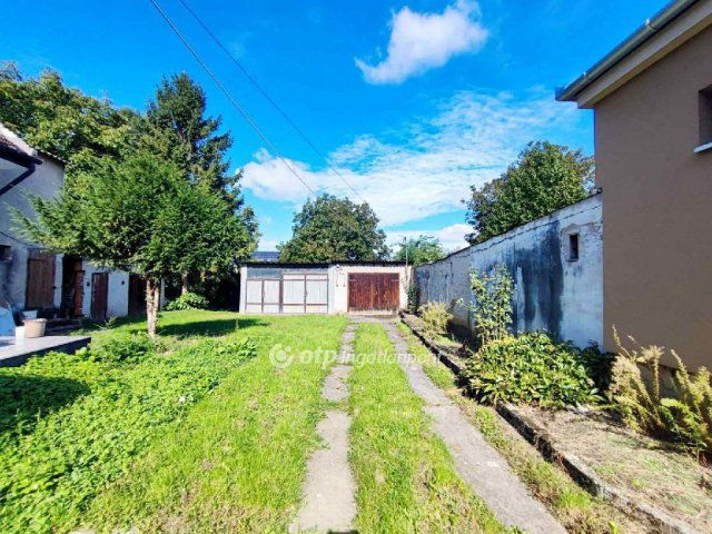 Eladó családi ház, Csornán 35.45 M Ft, 2 szobás