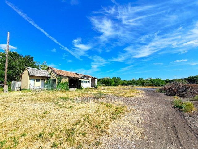 Eladó ipari ingatlan, Rákócziújfalun 15 M Ft