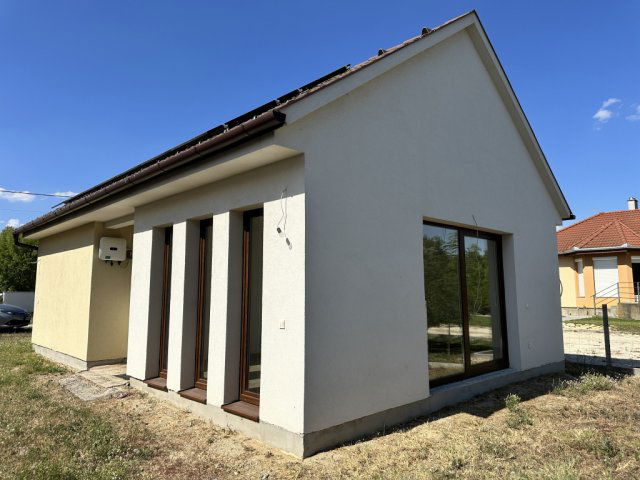 Eladó családi ház, Dabason 74 M Ft, 3 szobás