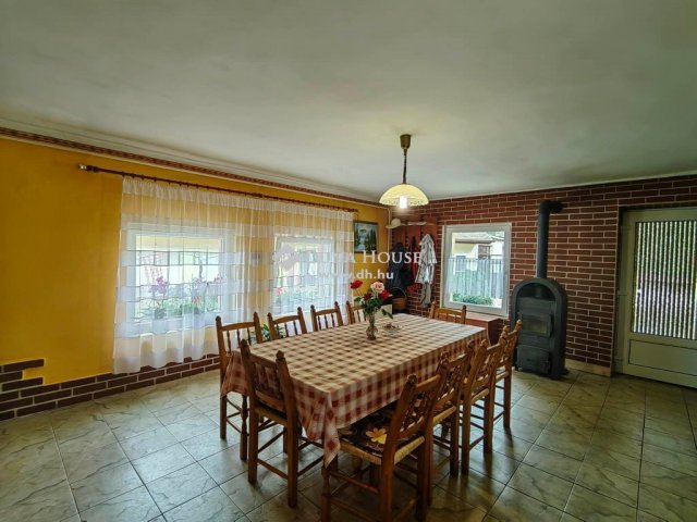 Eladó családi ház, Cikón 35.99 M Ft, 4 szobás