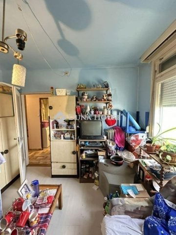 Eladó panellakás, Pécsett 54.9 M Ft, 3 szobás