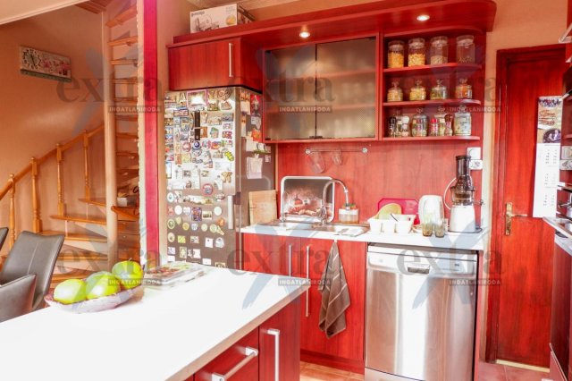 Eladó sorház, Szegeden 139.9 M Ft, 4 szobás