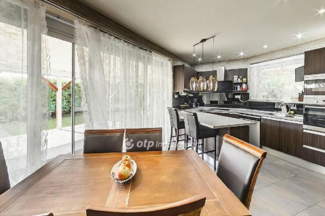 Eladó családi ház, Érden 149 M Ft, 5 szobás