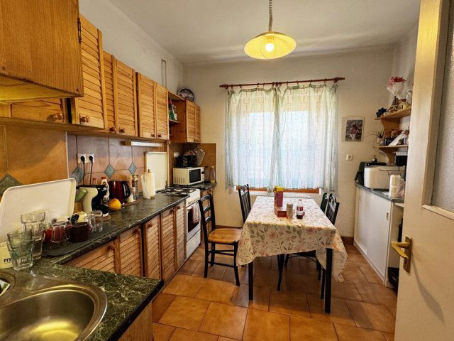 Eladó téglalakás, Veszprémben 75 M Ft, 3 szobás