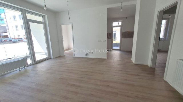 Eladó téglalakás, Zalaegerszegen 89.662 M Ft, 4 szobás