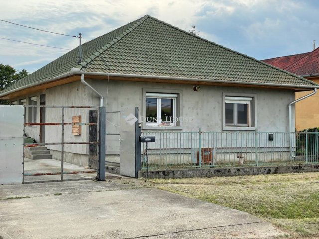 Eladó családi ház, Kisbágyonon 21 M Ft, 3 szobás