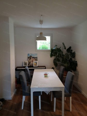 Eladó családi ház, Únyon 39.5 M Ft, 1 szobás