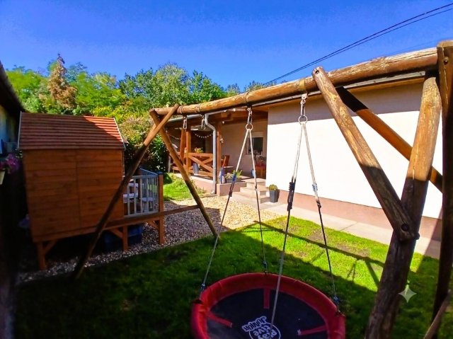Eladó ikerház, Szigethalmon 85 M Ft, 4 szobás