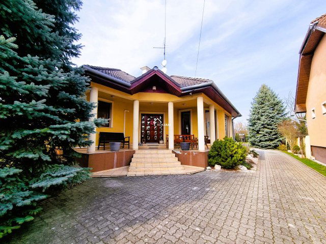 Eladó családi ház, Feketeerdőn 169 M Ft, 3 szobás