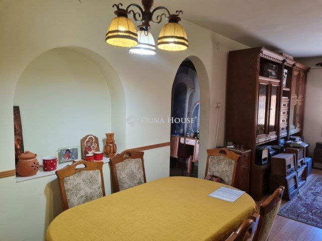 Eladó családi ház, Balatonszabadiban 65 M Ft, 5 szobás