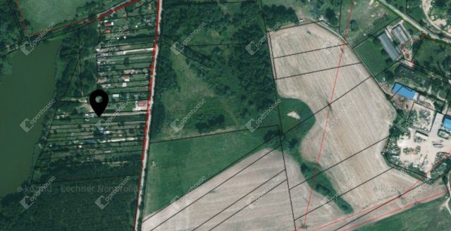 Eladó nyaraló, Oroszlányban 8.99 M Ft, 1 szobás