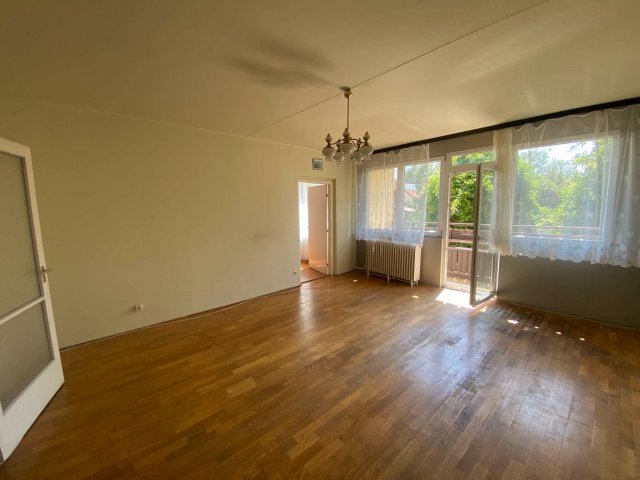 Kiadó panellakás, albérlet, Debrecenben 280 E Ft / hó, 3 szobás