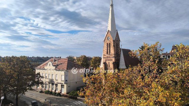 Eladó téglalakás, Szentesen 35 M Ft, 1+2 szobás