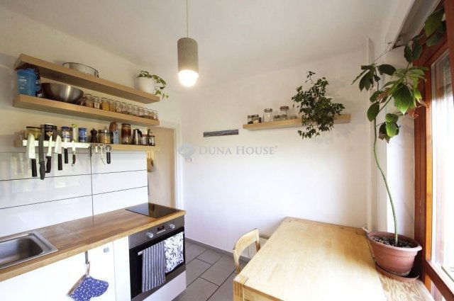 Eladó téglalakás, Dunaújvárosban 45.3 M Ft, 2+1 szobás