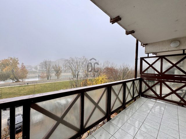 Eladó téglalakás, Győrött 85 M Ft, 3 szobás