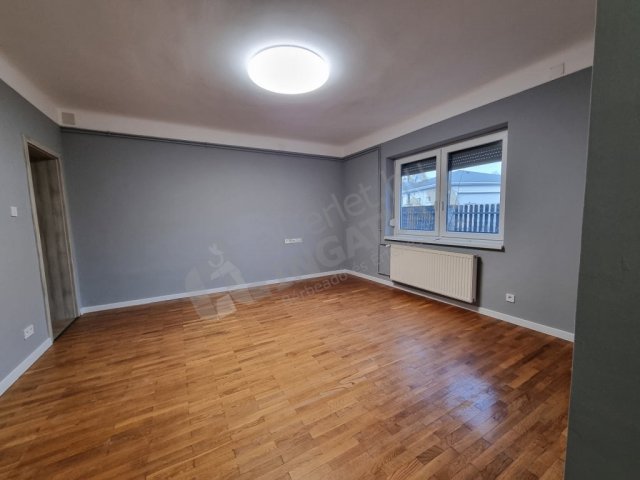 Kiadó téglalakás, albérlet, XVIII. kerületben, Zsolt utcában