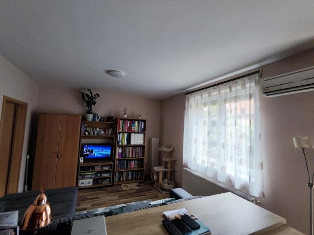 Eladó téglalakás, Pécsett 66.9 M Ft, 2+1 szobás